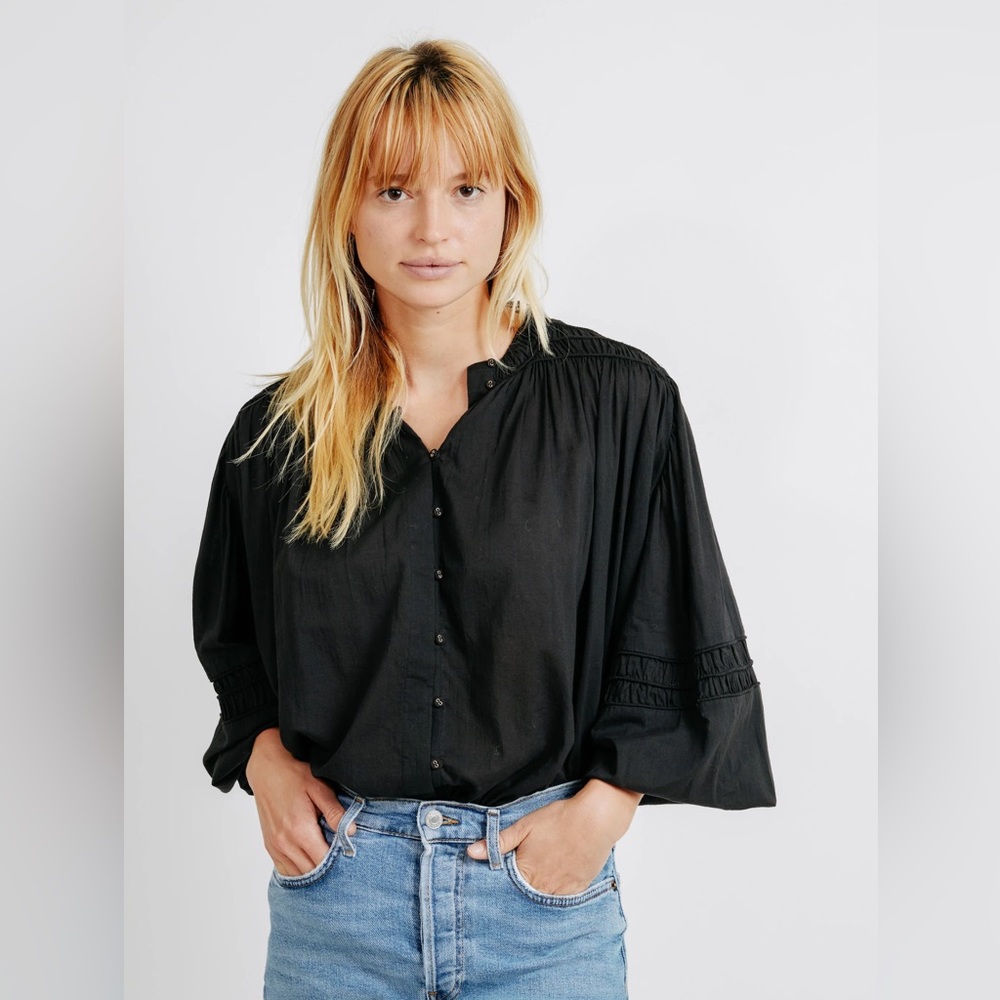 Mirth Beirut blouse in black